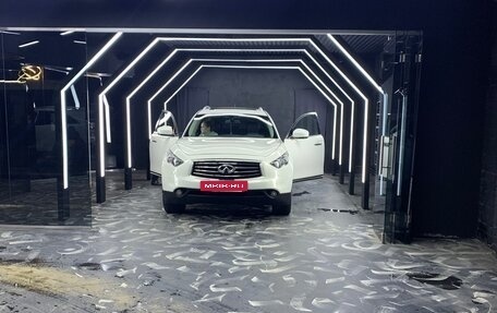Infiniti FX II, 2010 год, 2 250 000 рублей, 4 фотография