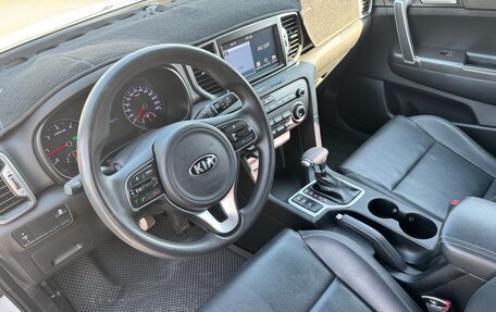 KIA Sportage IV рестайлинг, 2018 год, 2 150 000 рублей, 10 фотография