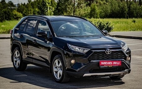 Toyota RAV4, 2019 год, 3 120 000 рублей, 2 фотография