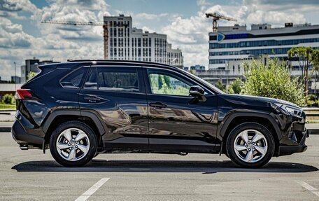 Toyota RAV4, 2019 год, 3 120 000 рублей, 12 фотография