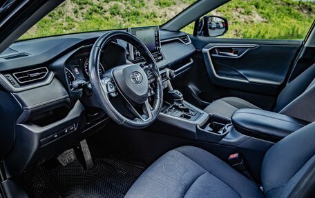 Toyota RAV4, 2019 год, 3 120 000 рублей, 13 фотография