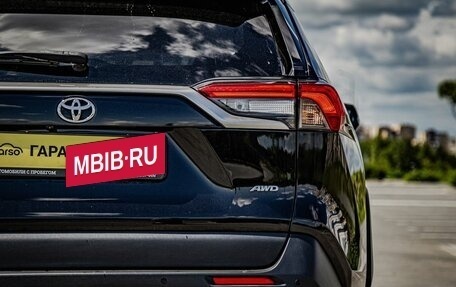 Toyota RAV4, 2019 год, 3 120 000 рублей, 10 фотография