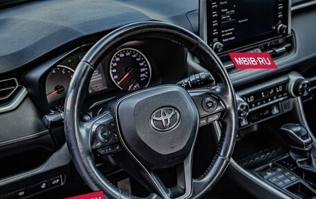 Toyota RAV4, 2019 год, 3 120 000 рублей, 14 фотография