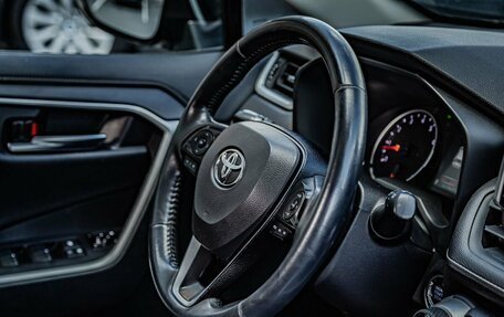 Toyota RAV4, 2019 год, 3 120 000 рублей, 21 фотография