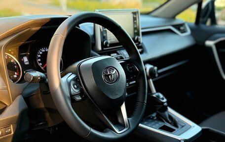 Toyota RAV4, 2019 год, 3 200 000 рублей, 6 фотография