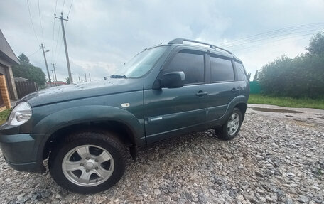 Chevrolet Niva I рестайлинг, 2011 год, 460 000 рублей, 3 фотография