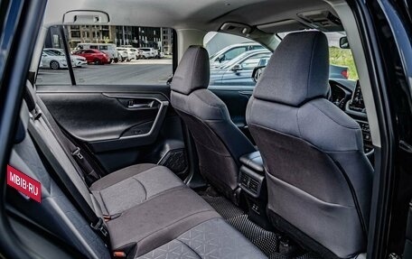 Toyota RAV4, 2019 год, 3 120 000 рублей, 24 фотография