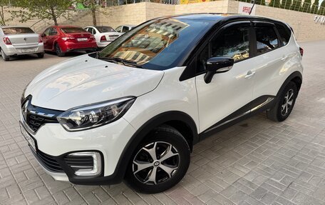 Renault Kaptur I рестайлинг, 2021 год, 1 599 999 рублей, 2 фотография