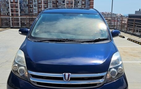 Toyota ISis I, 2012 год, 1 250 000 рублей, 2 фотография