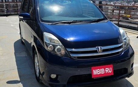Toyota ISis I, 2012 год, 1 250 000 рублей, 3 фотография