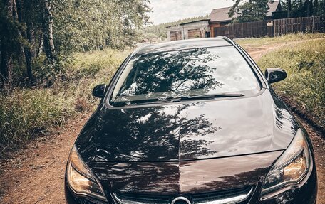 Opel Astra J, 2013 год, 800 000 рублей, 2 фотография
