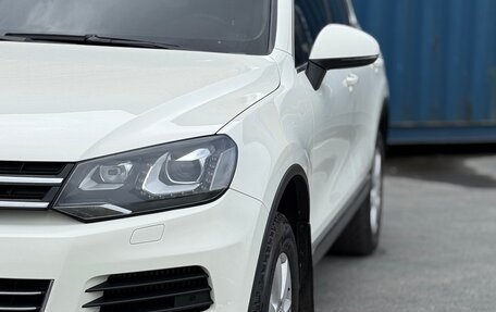 Volkswagen Touareg III, 2011 год, 2 050 000 рублей, 2 фотография