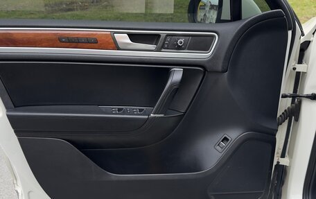 Volkswagen Touareg III, 2011 год, 2 050 000 рублей, 10 фотография