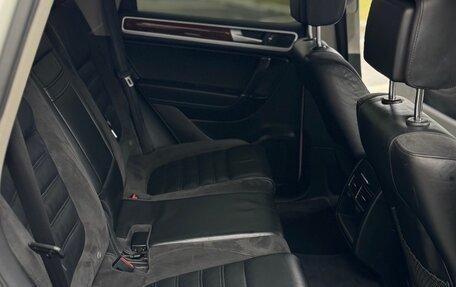 Volkswagen Touareg III, 2011 год, 2 050 000 рублей, 12 фотография