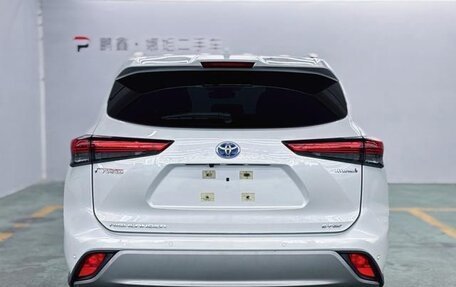 Toyota Highlander, 2022 год, 3 780 000 рублей, 5 фотография