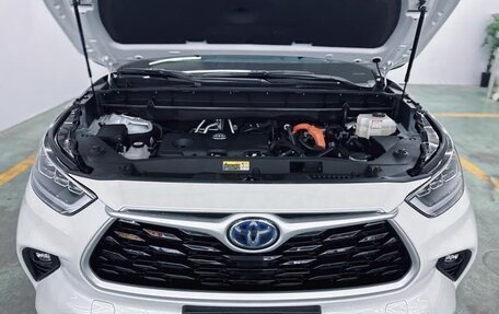 Toyota Highlander, 2022 год, 3 780 000 рублей, 9 фотография
