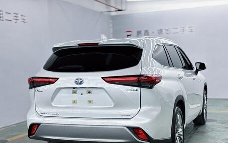 Toyota Highlander, 2022 год, 3 780 000 рублей, 4 фотография
