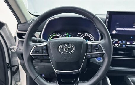 Toyota Highlander, 2022 год, 3 780 000 рублей, 13 фотография