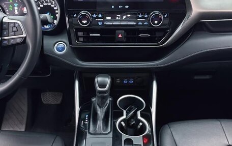 Toyota Highlander, 2022 год, 3 780 000 рублей, 16 фотография