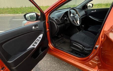 Hyundai Solaris II рестайлинг, 2015 год, 900 000 рублей, 5 фотография