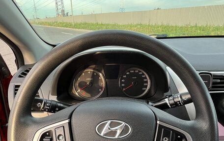 Hyundai Solaris II рестайлинг, 2015 год, 900 000 рублей, 14 фотография