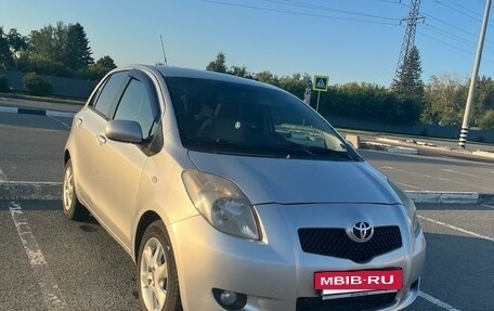 Toyota Yaris III рестайлинг, 2008 год, 530 000 рублей, 4 фотография