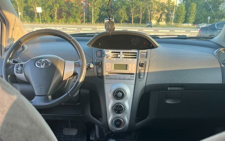 Toyota Yaris III рестайлинг, 2008 год, 530 000 рублей, 15 фотография