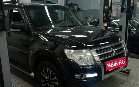 Mitsubishi Pajero IV, 2019 год, 2 840 000 рублей, 2 фотография