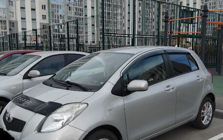 Toyota Yaris III рестайлинг, 2007 год, 650 000 рублей, 1 фотография