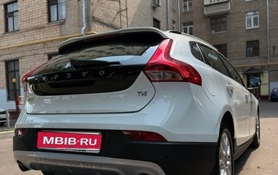 Volvo V40 Cross Country I, 2019 год, 2 300 000 рублей, 1 фотография