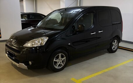 Peugeot Partner II рестайлинг 2, 2010 год, 650 000 рублей, 2 фотография