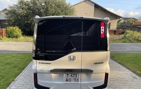 Honda Stepwgn IV, 2021 год, 3 000 000 рублей, 4 фотография