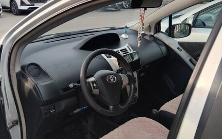 Toyota Yaris III рестайлинг, 2007 год, 650 000 рублей, 12 фотография