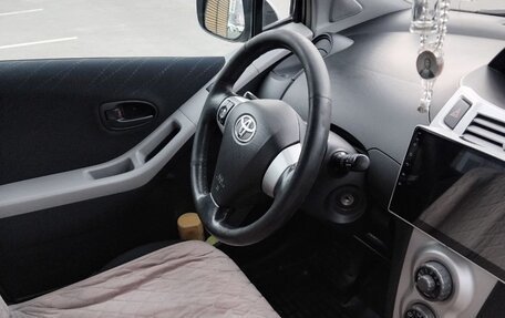 Toyota Yaris III рестайлинг, 2007 год, 650 000 рублей, 7 фотография