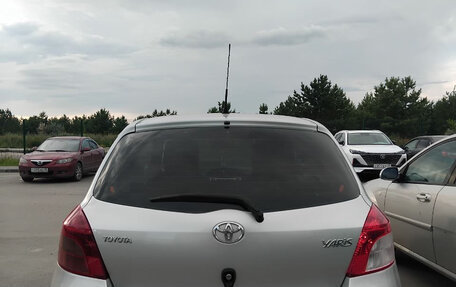 Toyota Yaris III рестайлинг, 2007 год, 650 000 рублей, 16 фотография