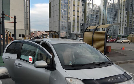 Toyota Yaris III рестайлинг, 2007 год, 650 000 рублей, 19 фотография