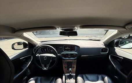 Volvo V40 Cross Country I, 2019 год, 2 300 000 рублей, 10 фотография