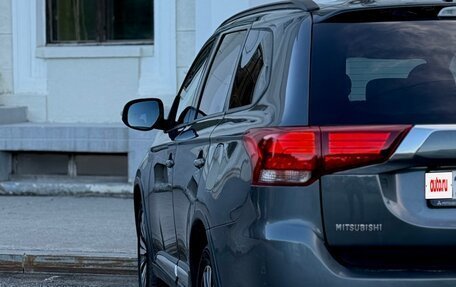 Mitsubishi Outlander III рестайлинг 3, 2019 год, 1 899 000 рублей, 11 фотография