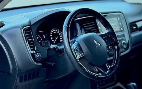 Mitsubishi Outlander III рестайлинг 3, 2019 год, 1 899 000 рублей, 16 фотография