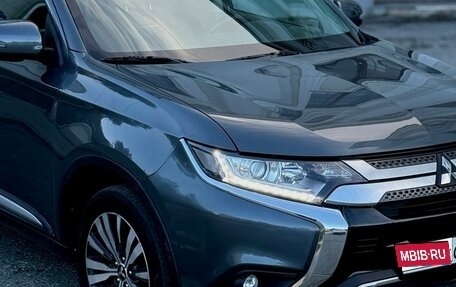 Mitsubishi Outlander III рестайлинг 3, 2019 год, 1 899 000 рублей, 7 фотография