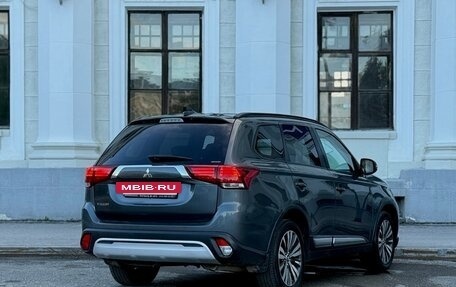Mitsubishi Outlander III рестайлинг 3, 2019 год, 1 899 000 рублей, 12 фотография