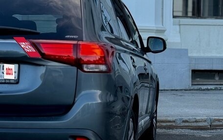 Mitsubishi Outlander III рестайлинг 3, 2019 год, 1 899 000 рублей, 14 фотография