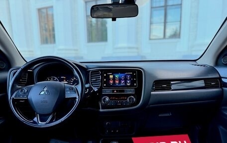 Mitsubishi Outlander III рестайлинг 3, 2019 год, 1 899 000 рублей, 20 фотография