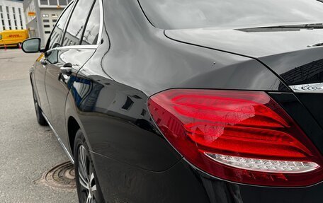 Mercedes-Benz E-Класс, 2019 год, 2 350 000 рублей, 4 фотография