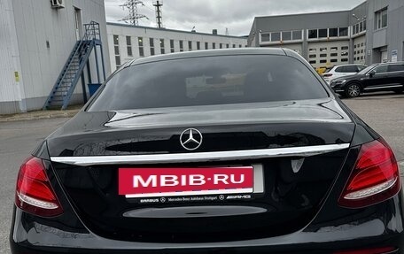Mercedes-Benz E-Класс, 2019 год, 2 350 000 рублей, 6 фотография
