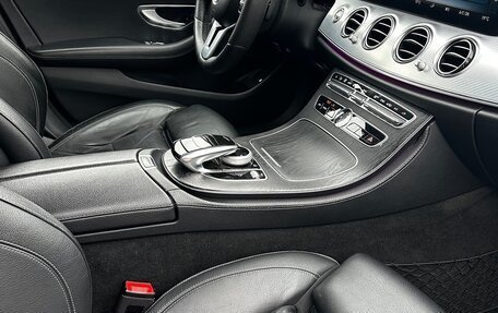 Mercedes-Benz E-Класс, 2019 год, 2 350 000 рублей, 15 фотография