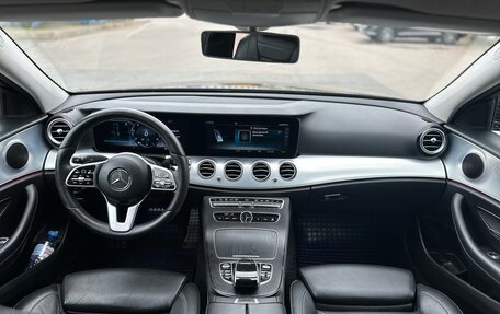 Mercedes-Benz E-Класс, 2019 год, 2 350 000 рублей, 12 фотография