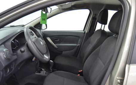 Renault Logan II, 2015 год, 750 000 рублей, 10 фотография