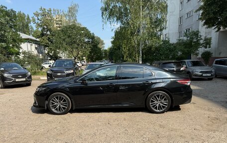 Toyota Camry, 2023 год, 3 650 000 рублей, 2 фотография
