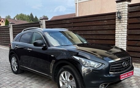 Infiniti FX II, 2012 год, 1 800 000 рублей, 1 фотография